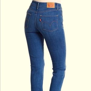Levi’s Mid-rise skinny Jeans